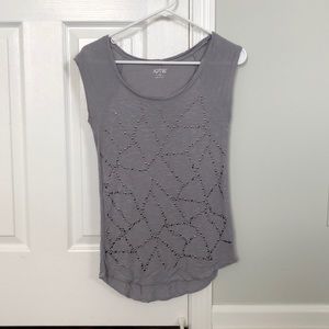 Grey top